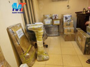 Dưới đây là bảng giá tham khảo cho dịch vụ tháo lắp nội thất văn phòng Mạnh Trường (giá có thể thay đổi tùy theo khối lượng công việc và yêu cầu cụ thể):