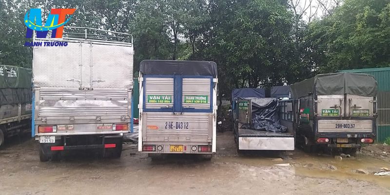 Các loại xe tải chở hàng giá rẻ tại trại gà Phú Diễn Cầu Diễn Từ Liêm Hà Nội