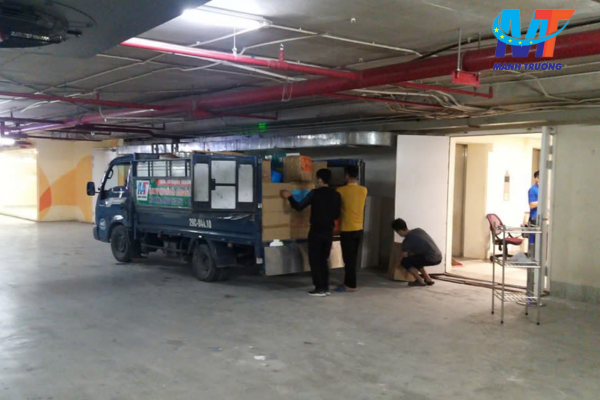 Để đảm bảo an toàn và hiệu quả trong quá trình thuê xe chở hàng, bạn nên lưu ý một số kinh nghiệm sau: