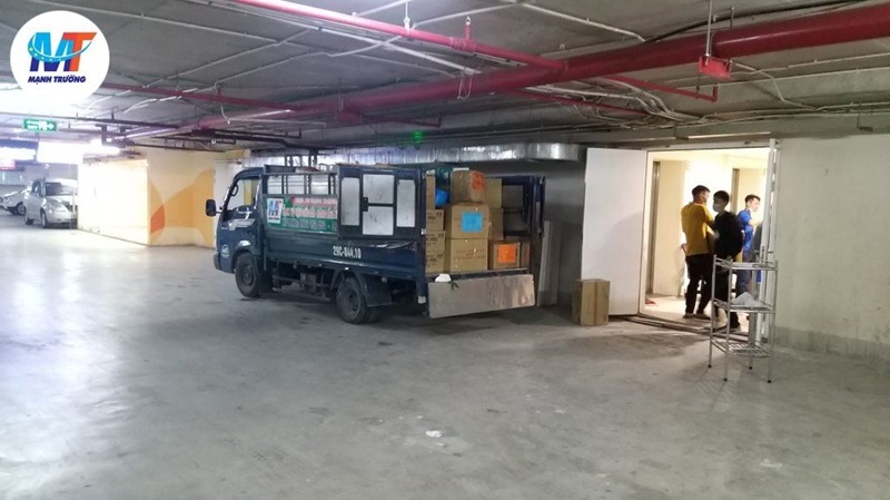 Chúng tôi cung cấp dịch vụ chuyển nhà trọn gói, từ tháo lắp, đóng gói đến vận chuyển và sắp xếp tại nhà mới. Bạn chỉ cần giám sát, còn lại để Mạnh Trường lo!