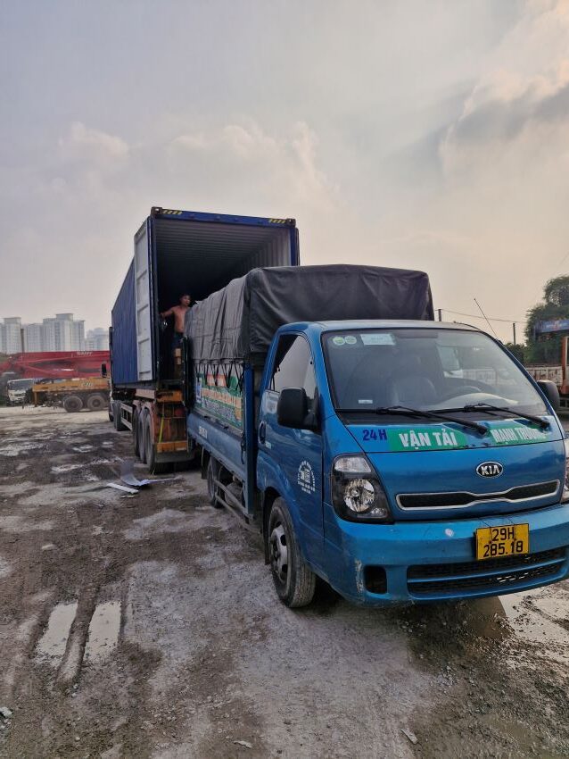 Tại Mạnh Trường, khách hàng có thể lựa chọn nhiều dòng xe 5 tạ phù hợp với từng loại hàng hóa. Từ xe thùng kín để tránh mưa nắng, đến xe mui xe tiện lợi cho công việc nhanh chóng.
