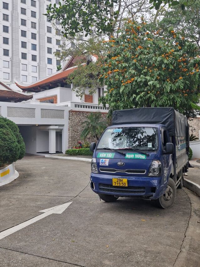 Dịch vụ taxi tải giá rẻ không chỉ giúp bạn tiết kiệm chi phí mà còn đảm bảo hàng hóa được vận chuyển an toàn và đúng tiến độ. Dưới đây là những lý do khiến Mạnh Trường trở thành lựa chọn hàng đầu: