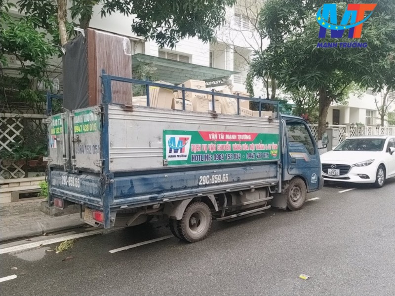 Dưới đây là bảng giá tham khảo cho dịch vụ thuê xe tải chở hàng công trình 10 tấn Mạnh Trường (giá có thể thay đổi tùy theo khu vực và thời điểm):