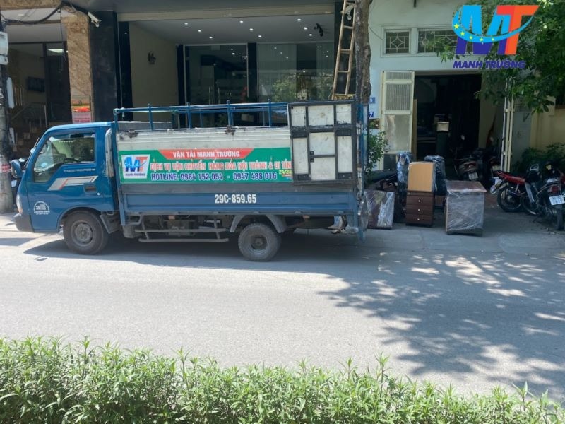 Bạn đang tìm kiếm dịch vụ thuê xe tải nhỏ 1.25 tấn Mạnh Trường để vận chuyển hàng hóa một cách nhanh chóng, an toàn và tiết kiệm?