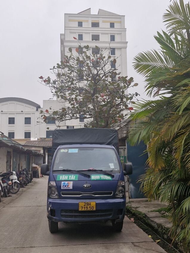 Sự khác biệt của Taxi Tải Mạnh Trường không chỉ đến từ giá rẻ mà còn bởi phong cách phục vụ chuyên nghiệp, tận tâm từ A–Z.