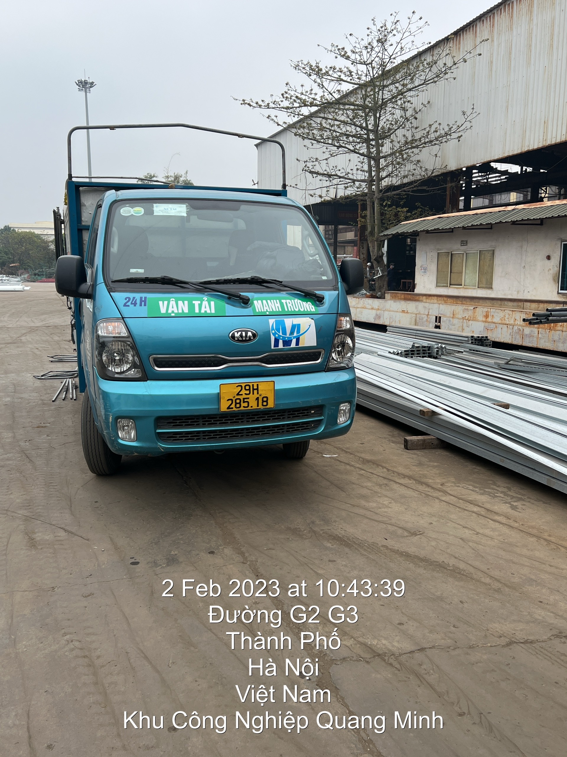 Vận tải Mạnh Trường sở hữu nhiều dòng xe tải nhỏ khác nhau, từ 500kg đến 2 tấn, đáp ứng mọi nhu cầu vận chuyển. Xe luôn được bảo dưỡng định kỳ, đảm bảo an toàn và vận hành tốt nhất.