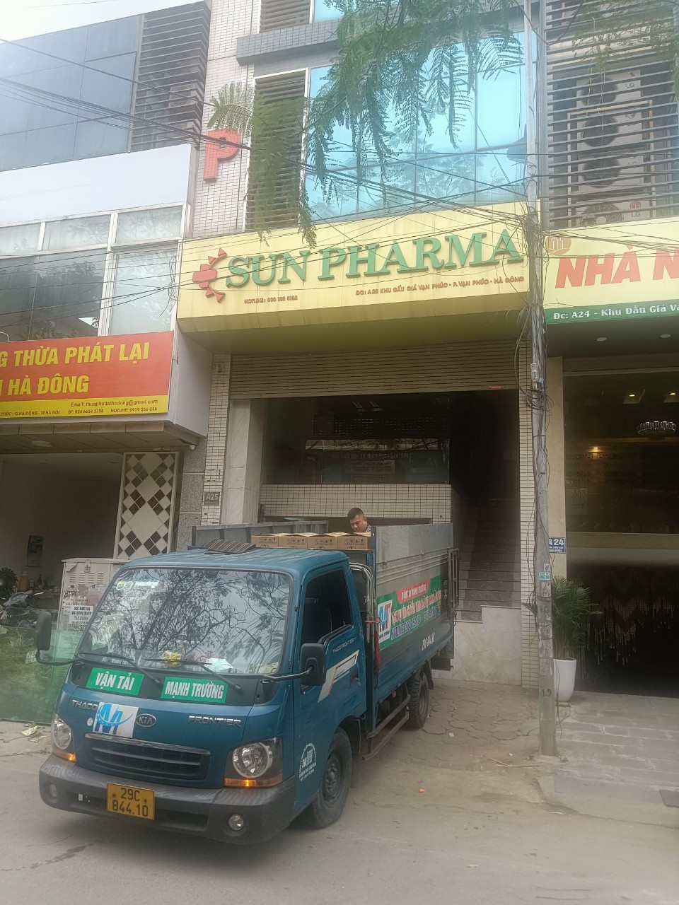 Trước khi thuê xe tải, bạn cần xác định rõ loại hàng hóa, kích thước và trọng lượng để lựa chọn xe phù hợp. .