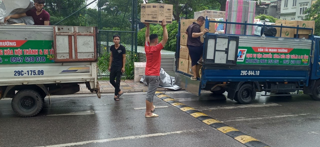 Để tìm được taxi tải giá rẻ, bạn nên so sánh giá từ nhiều đơn vị cung cấp dịch vụ. Một số mẹo khi so sánh giá