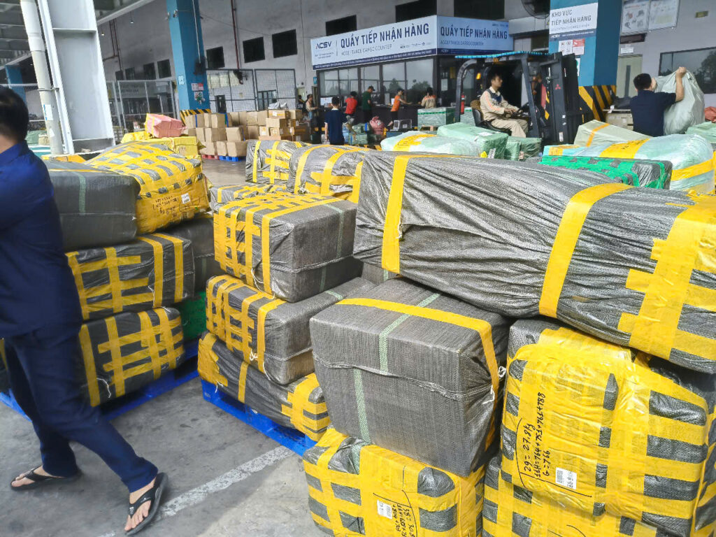 VẬN CHUYỂN HÀNG KHÔNG